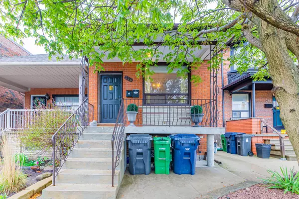 246 Nairn AVE #Lower, Toronto W03, ON M6E 4H4