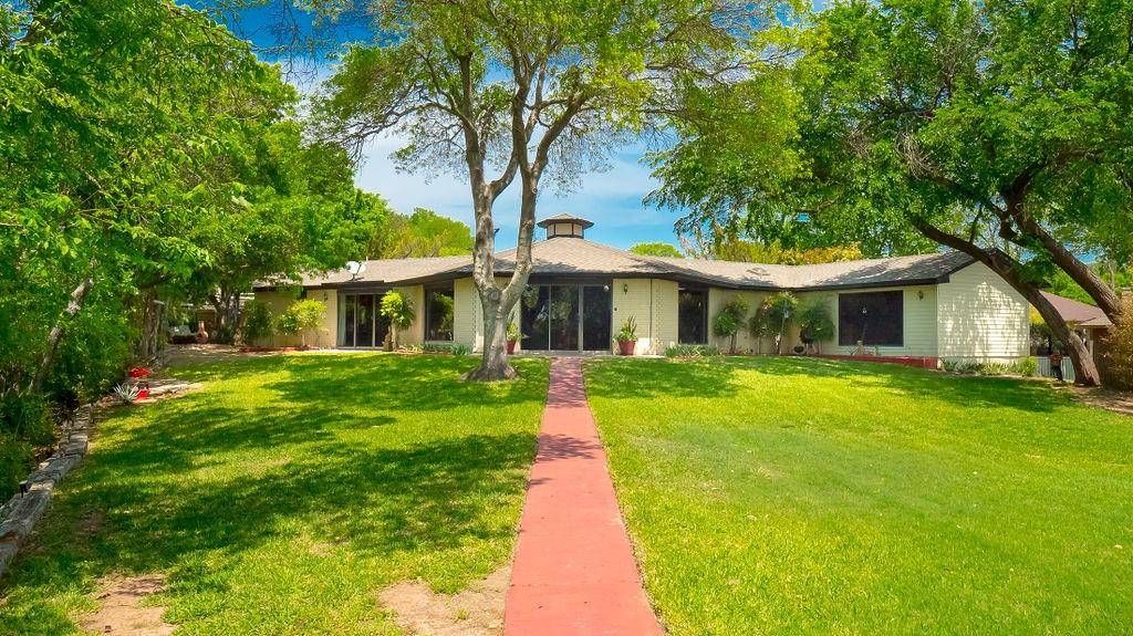 705 Camelot Court,  Willow Park,  TX 76087