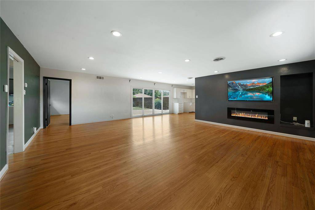 Dallas, TX 75228,10208 San Lorenzo Drive