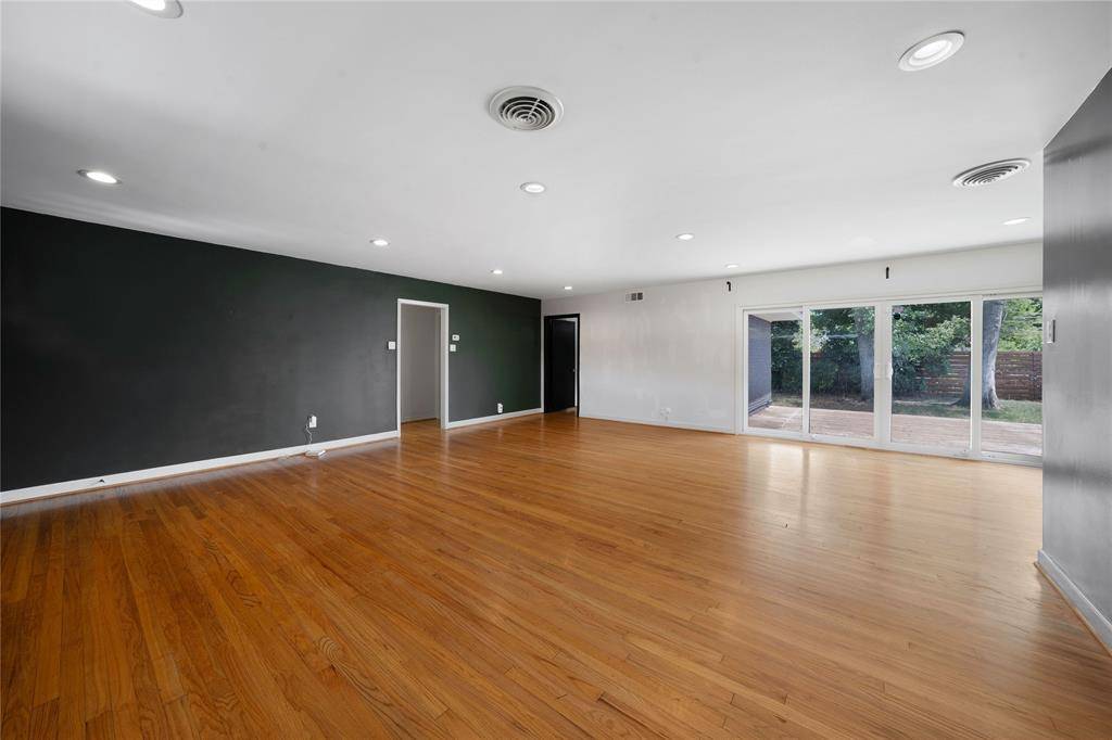 Dallas, TX 75228,10208 San Lorenzo Drive