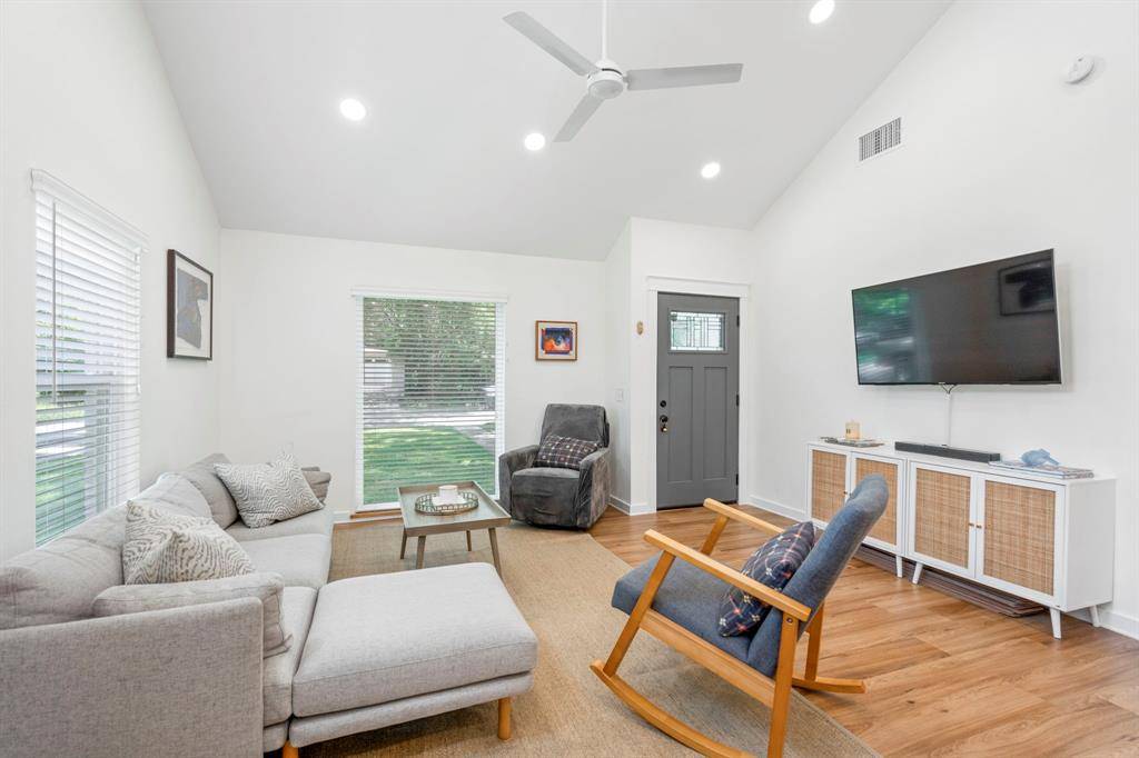 Dallas, TX 75218,10021 Gateway Lane
