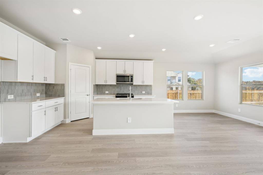 3405 Pat Mayse Drive, Farmersville, TX 75442