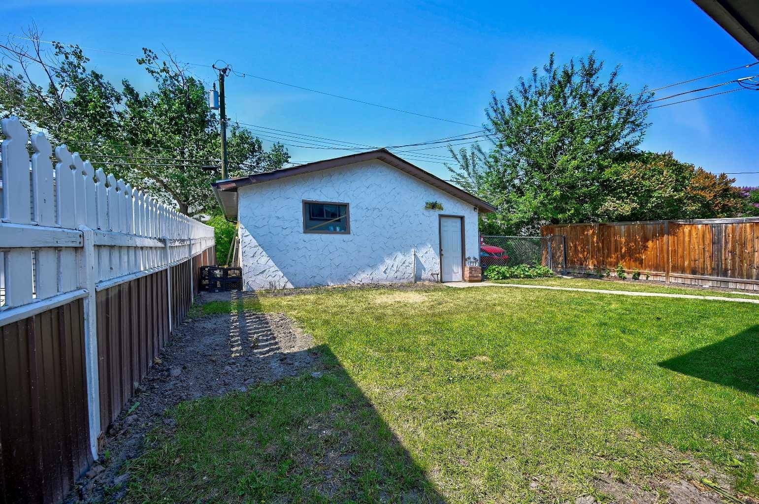 Calgary, AB T2B 2A7,3252 Dover Ridge DR Southeast