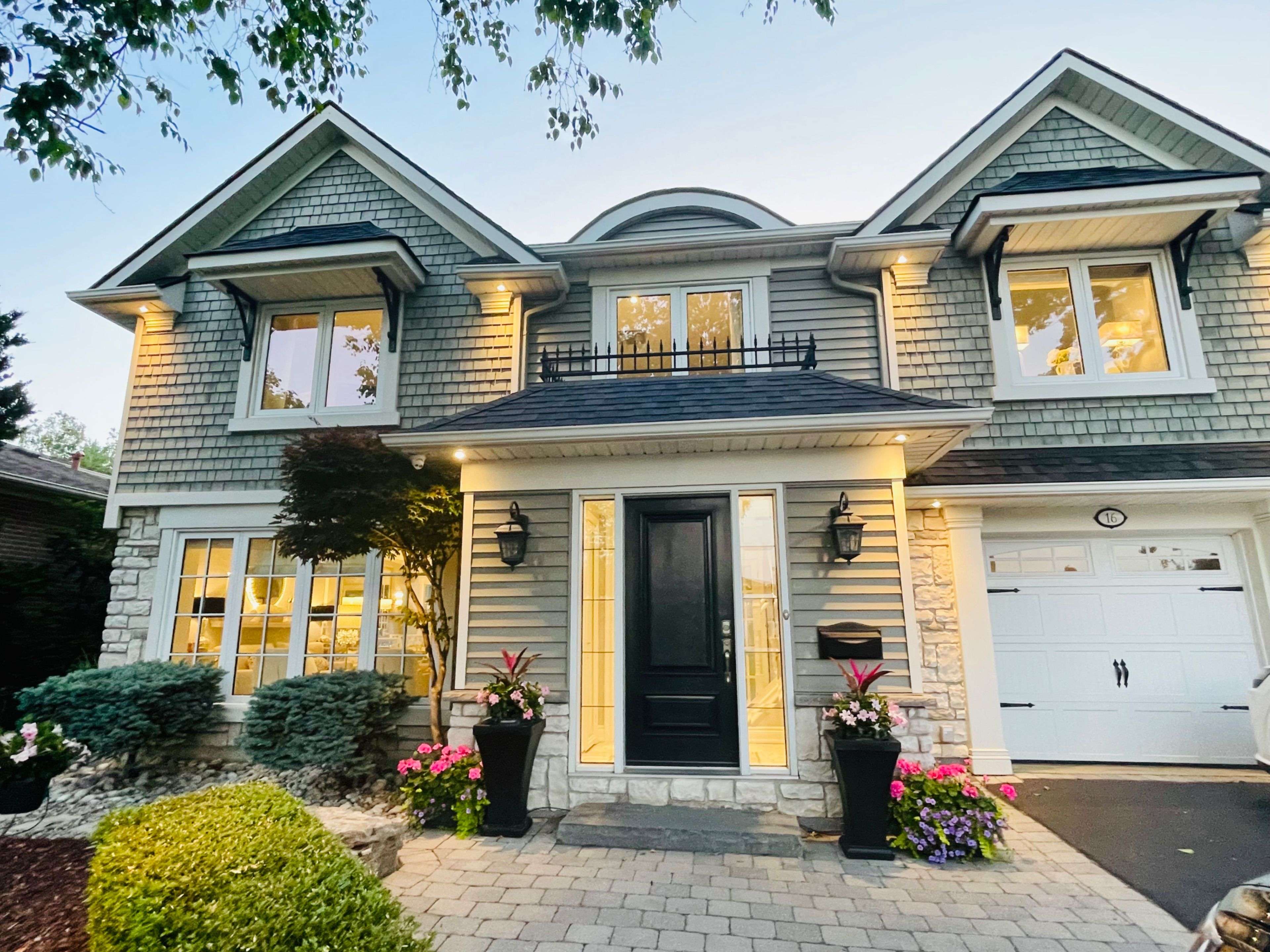 Brampton, ON L6W 1E9,16 Ferndale CRES