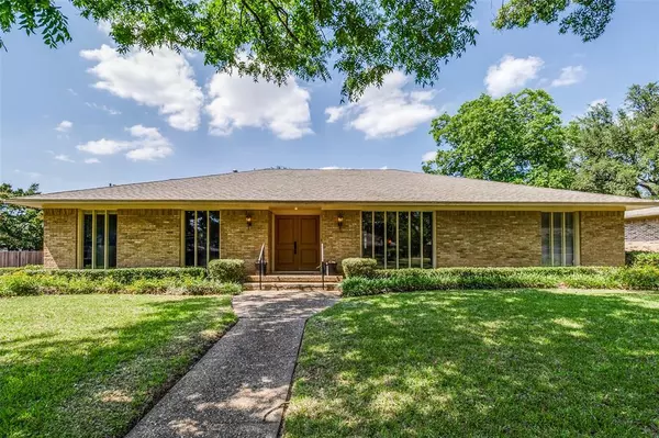 4245 Royal Ridge Drive,  Dallas,  TX 75229