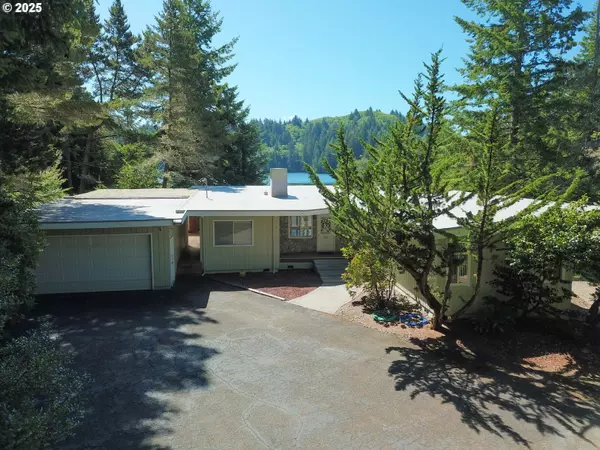 5784 MARTIN RD, Florence, OR 97439