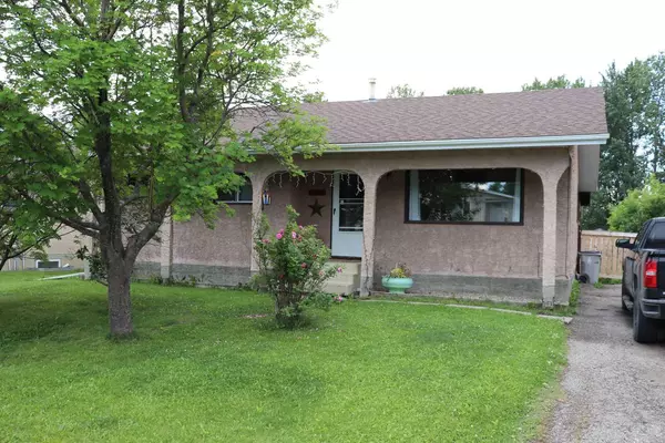 5707 9 Avenue, Edson, AB T7E 1J4