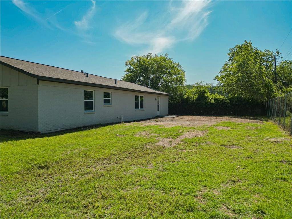 Mineral Wells, TX 76067,1017 SE 21st Street