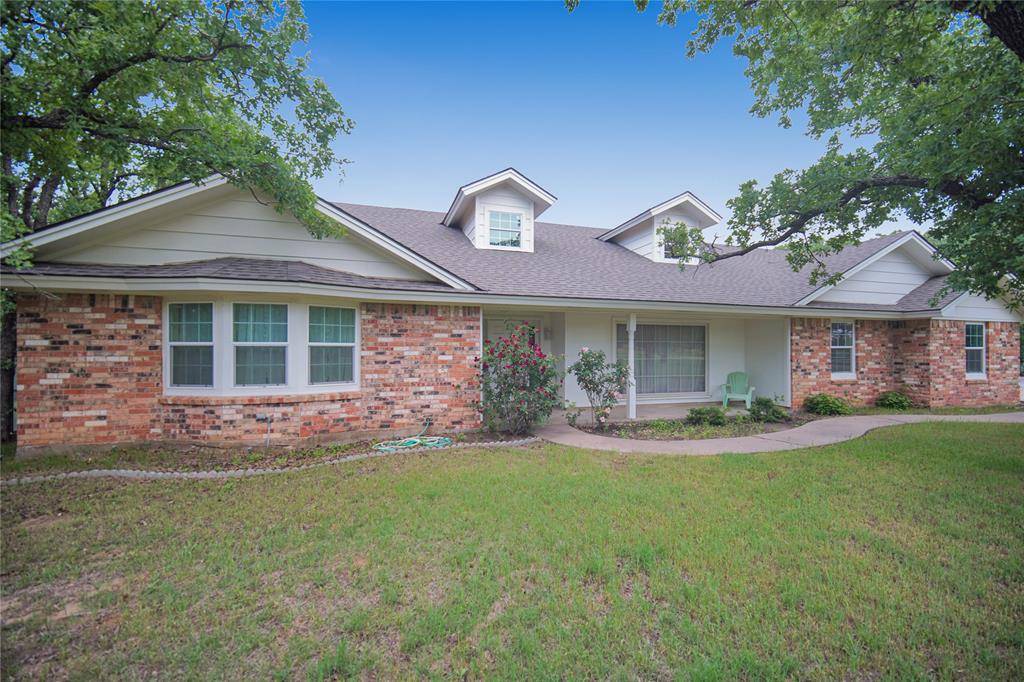 Jacksboro, TX 76458,290 Berwick Road