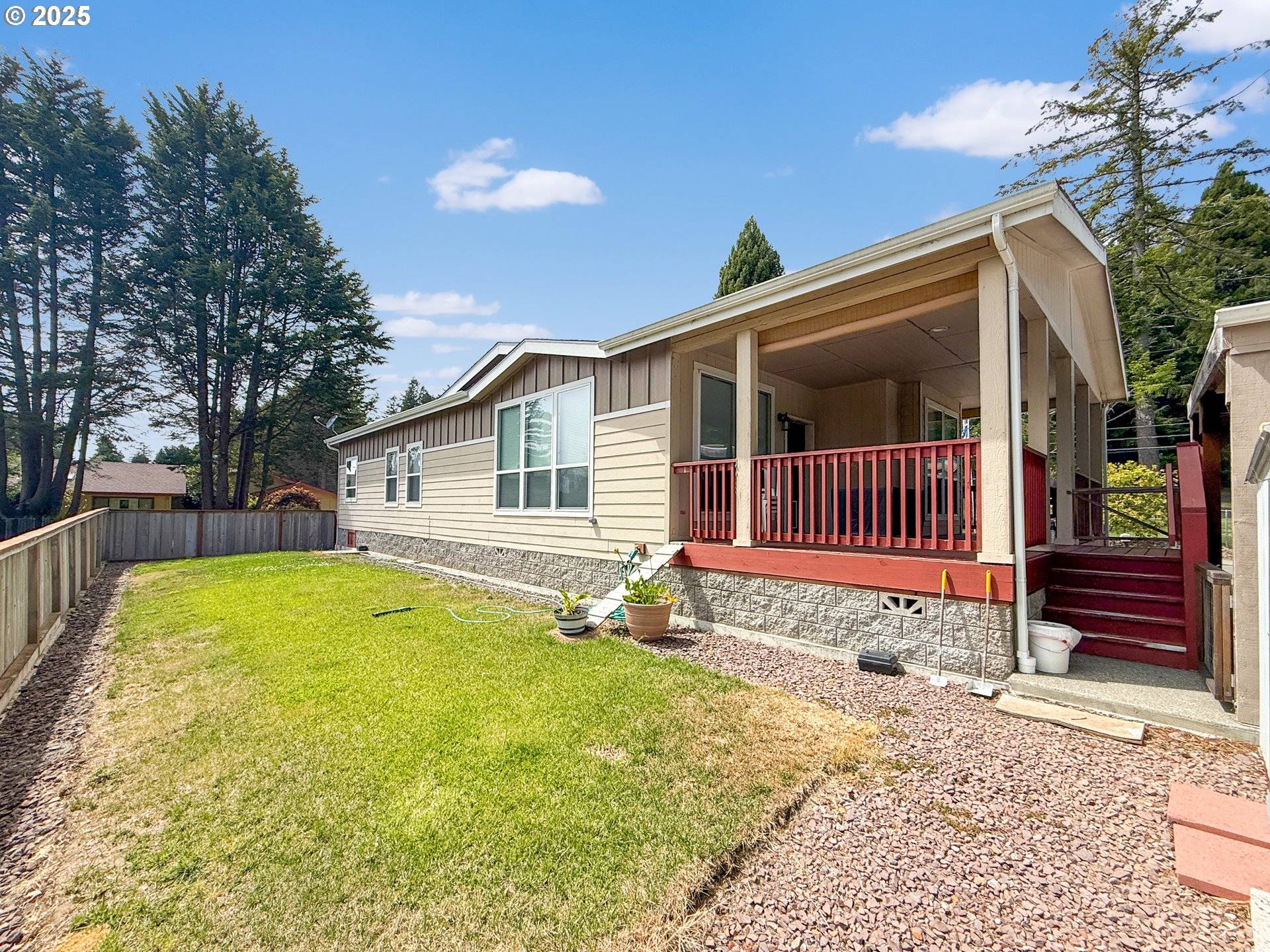 Brookings, OR 97415,631 HASSETT ST