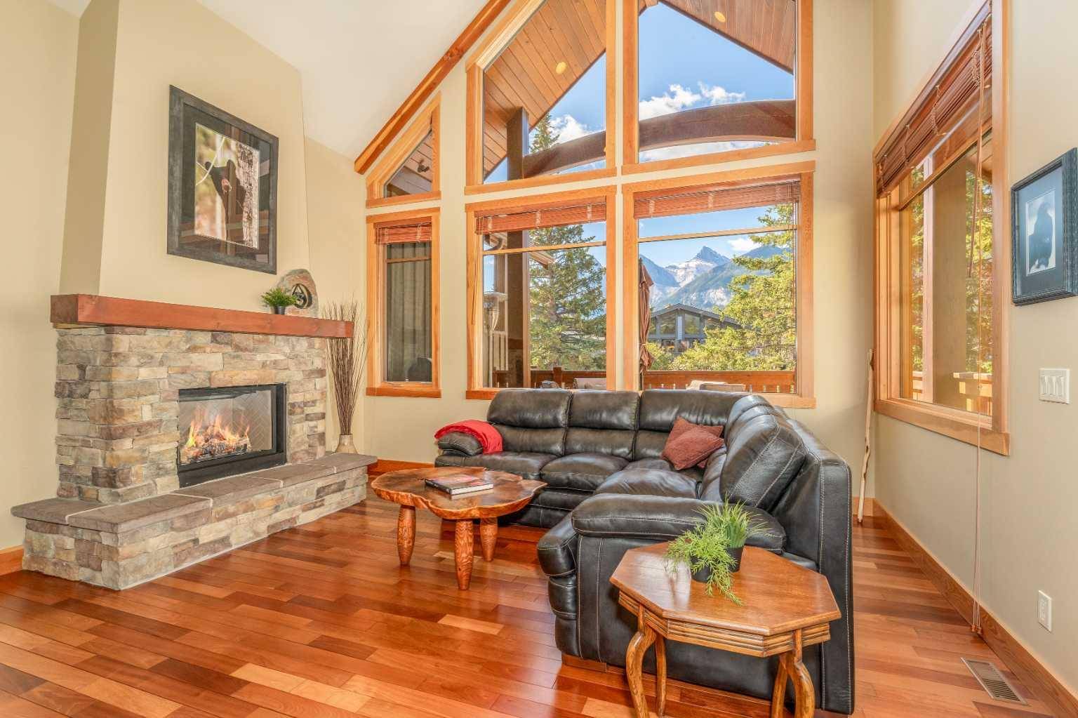616 4 ST, Canmore, AB T1W 2H3