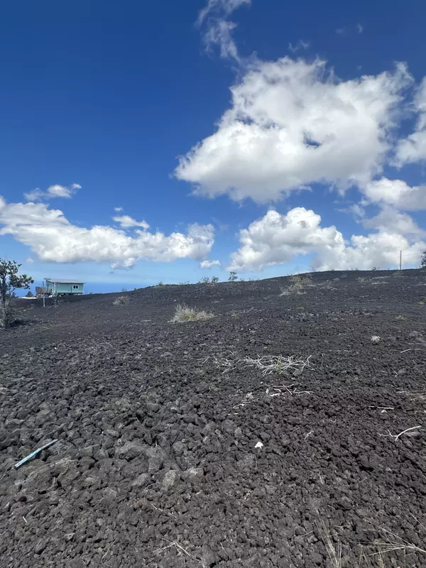 Ocean View, HI 96737,92-8957 TIKI LN