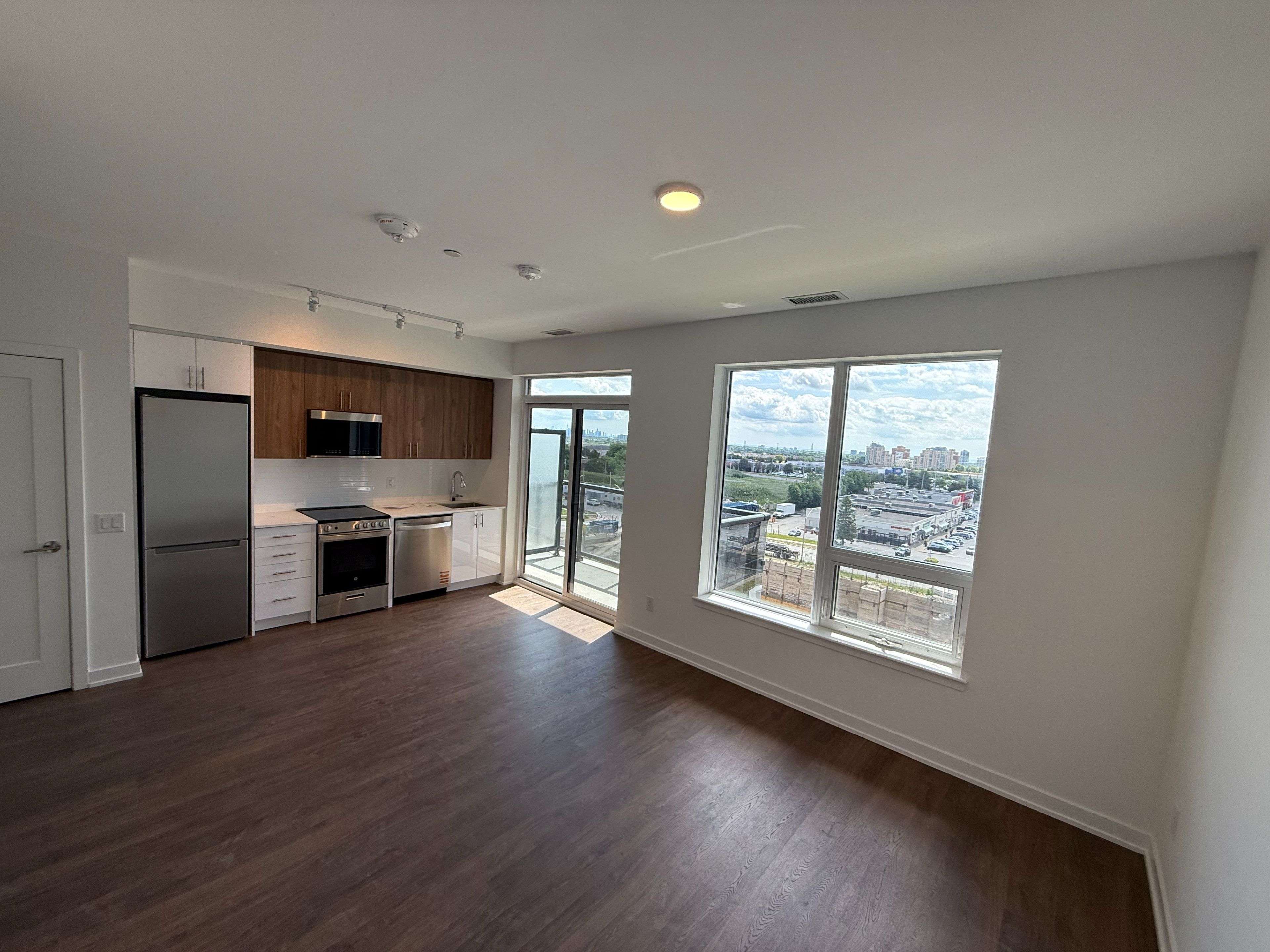 Mississauga, ON L4Z 0C9,5105 Hurontario ST #638