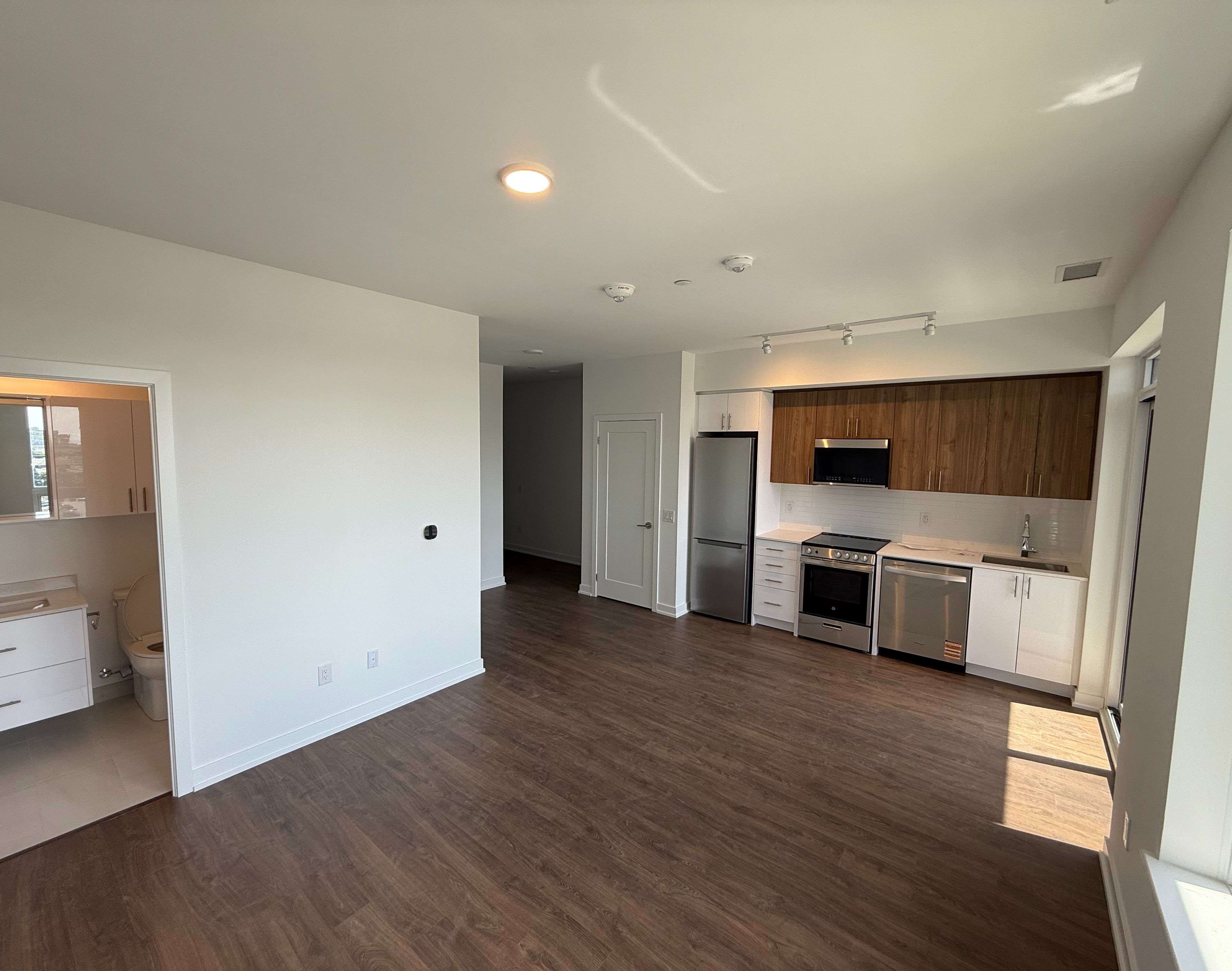 Mississauga, ON L4Z 0C9,5105 Hurontario ST #638