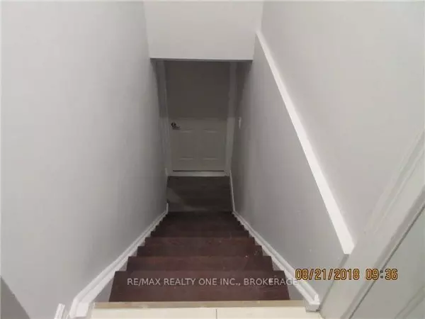 Mississauga, ON L5L 5T6,3281 Loyalist DR