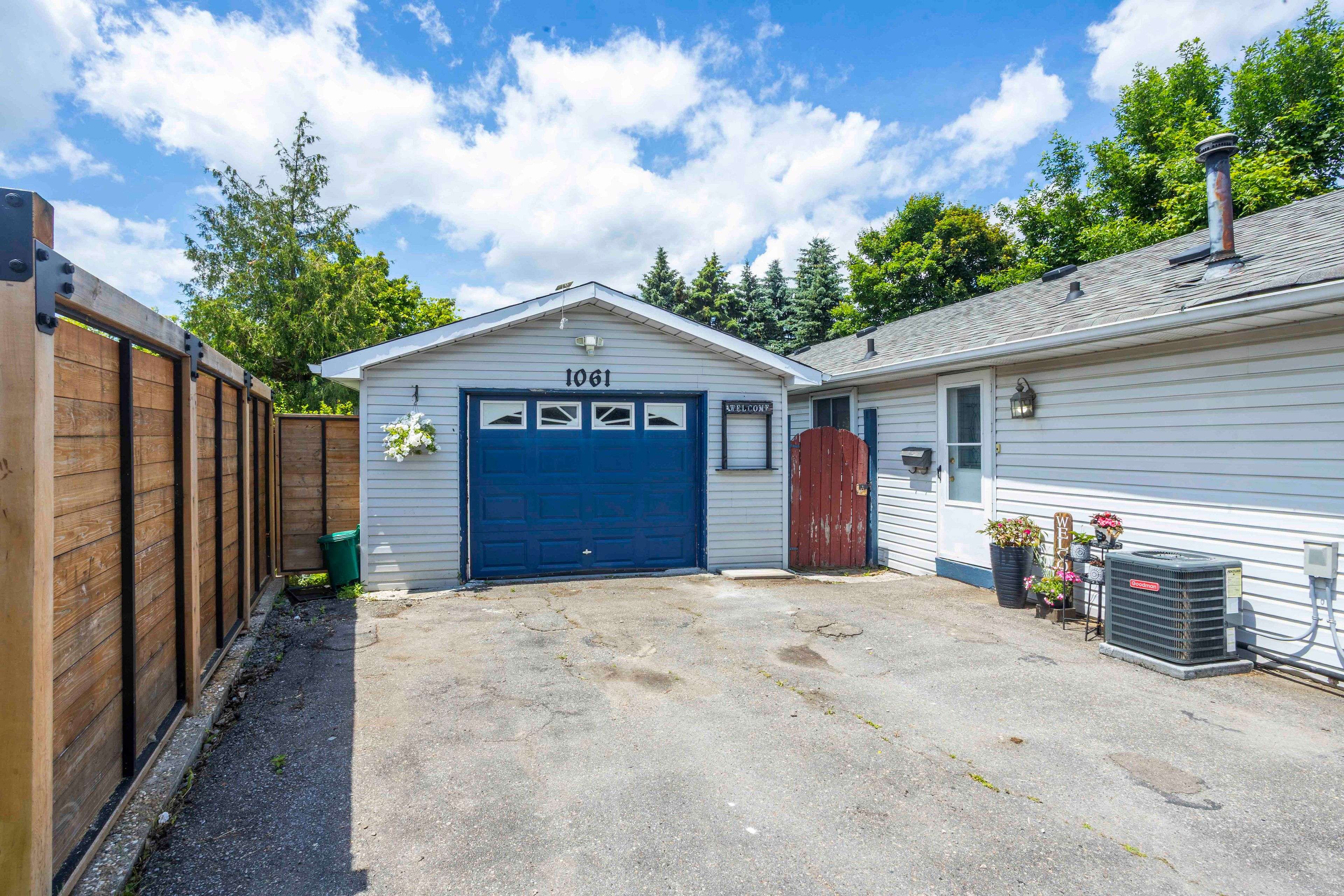 Oshawa, ON L1H 7W9,1061 Norman CRES
