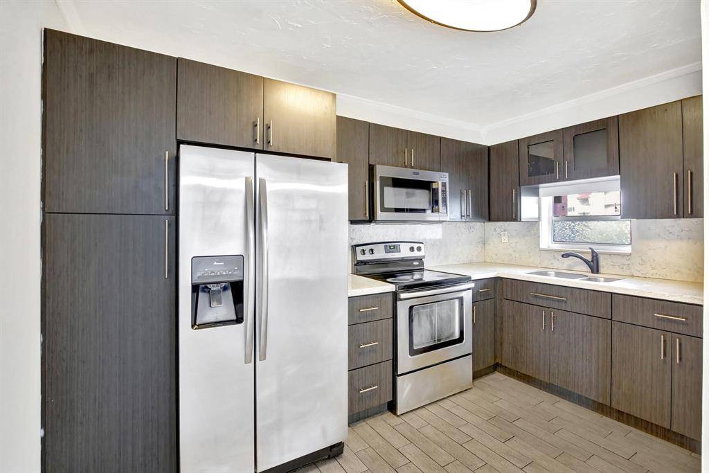 Pembroke Pines, FL 33025,[StreetName,UnitNumber,StreetNumber,StreetDirPrefix]