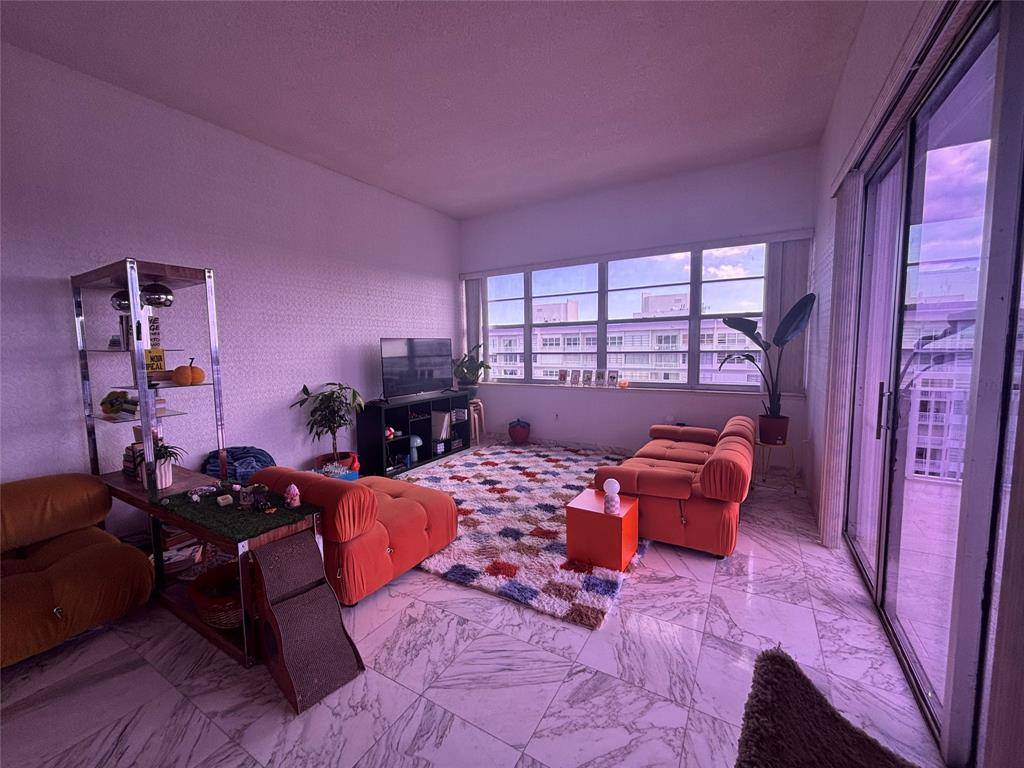 North Miami Beach, FL 33160,[StreetName,UnitNumber,StreetNumber,StreetDirPrefix]