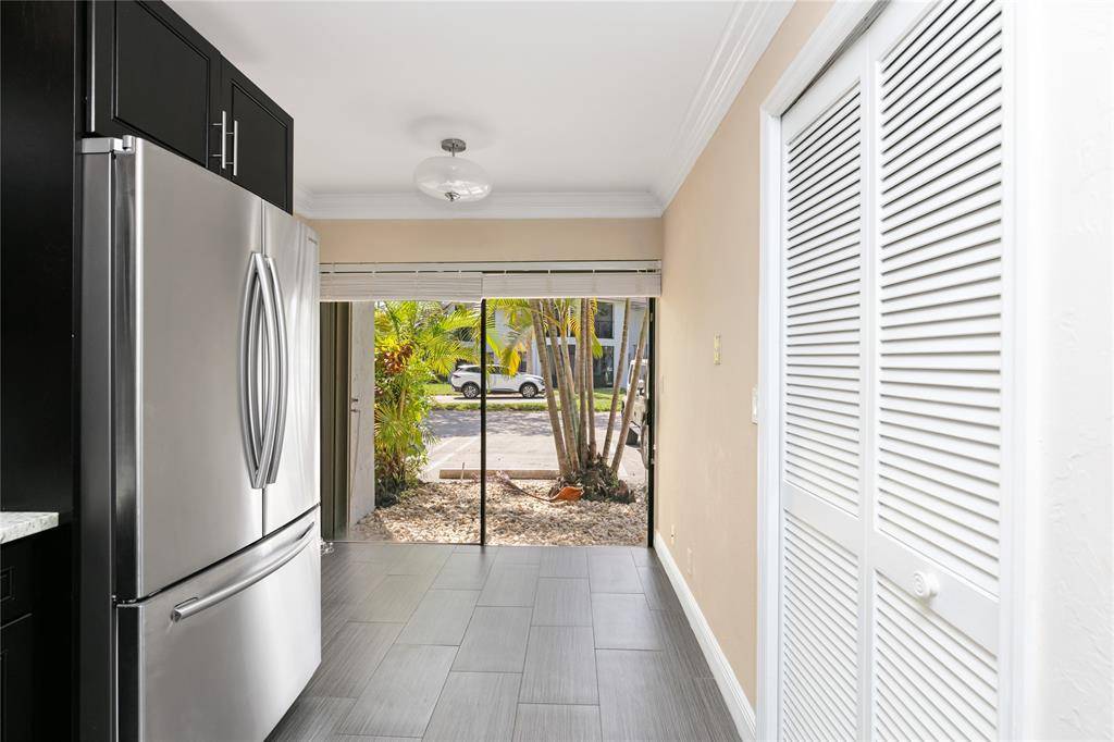 Delray Beach, FL 33444,455 N Canal Point #108