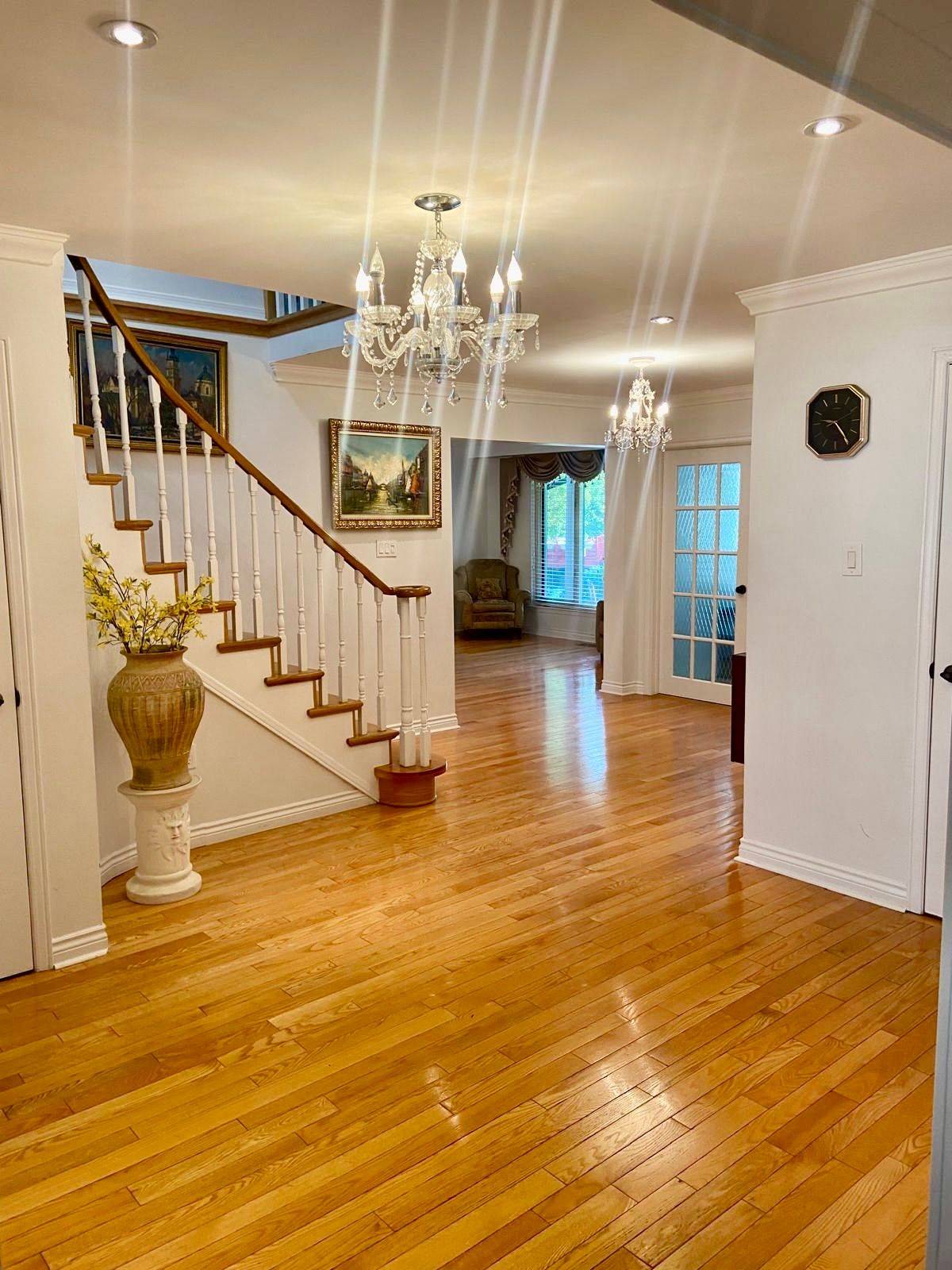 Mississauga, ON L4W 2C5,4142 Fieldgate DR W