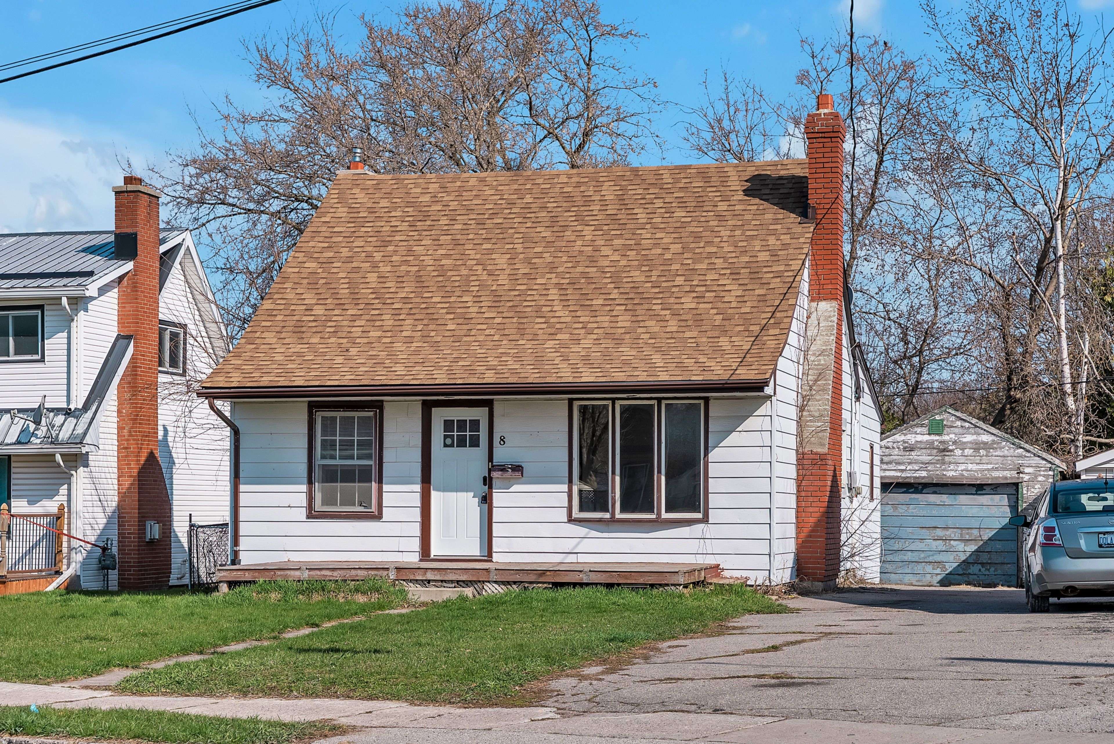 Quinte West, ON K8V 1Z7,8 Jackson ST