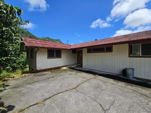 Keaau, HI 96749,17-233 IPUAIWAHA ST