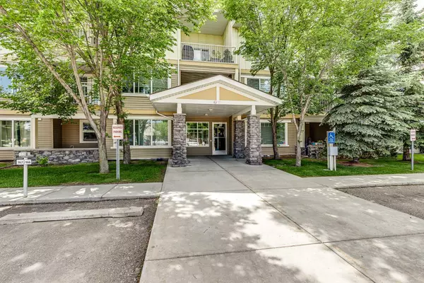 4 Kingsland Close SE #1202, Airdrie, AB T4A 0J3