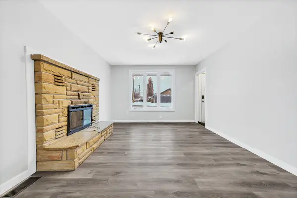 Quinte West, ON K8V 1Z7,8 Jackson ST