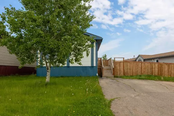 Fort Mcmurray, AB T9K2N1,213 Mitchell DR