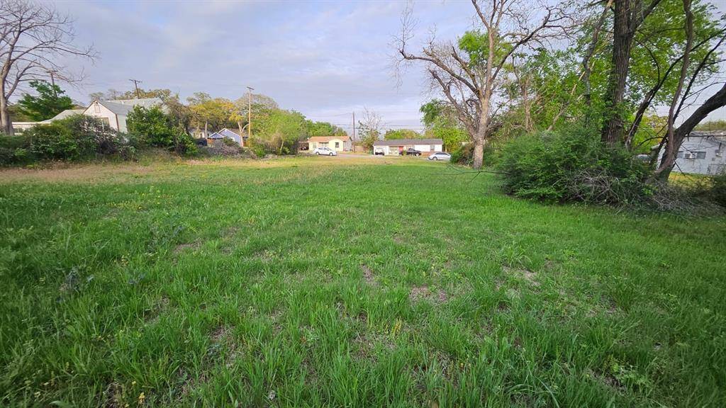 2033 Haltom Road, Haltom City, TX 76117