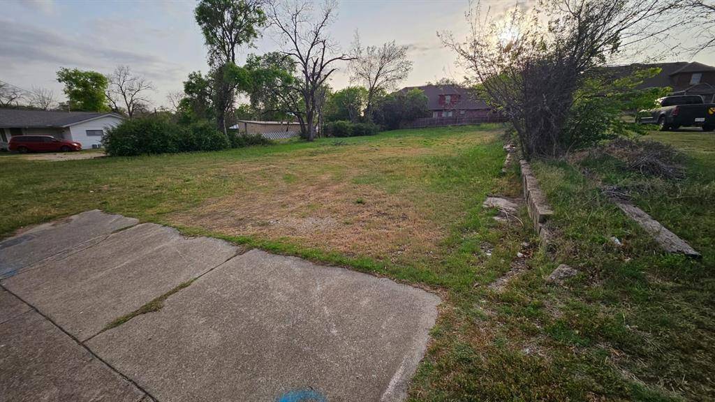Haltom City, TX 76117,2033 Haltom Road