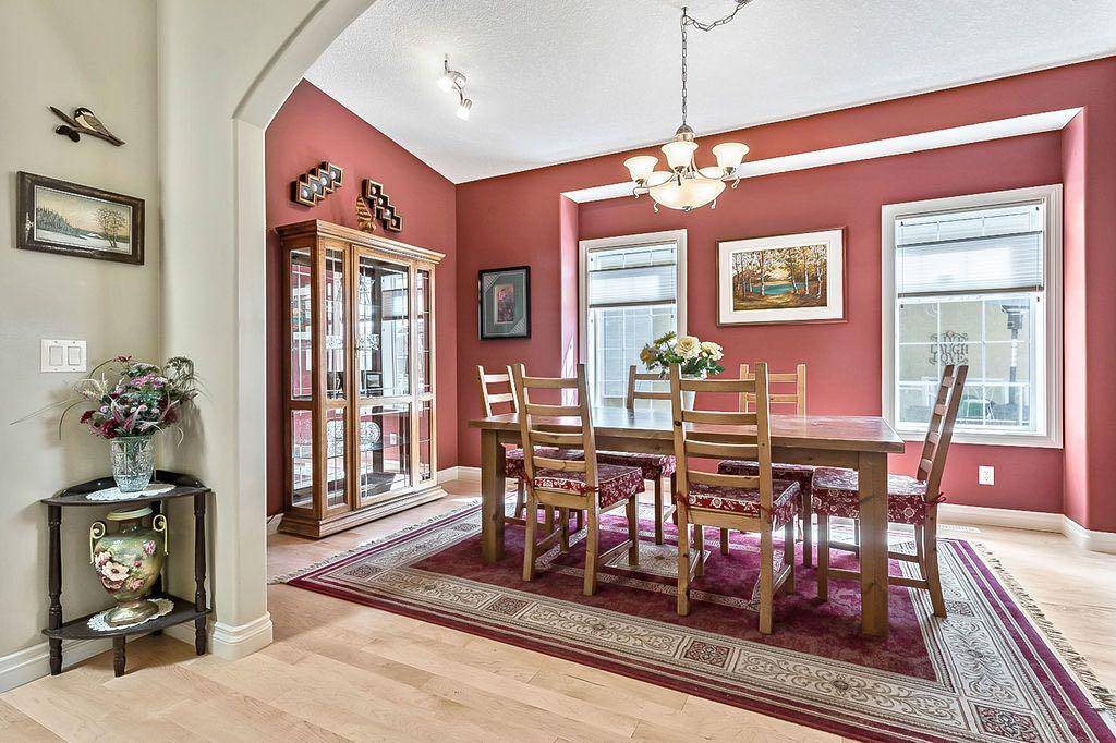 Okotoks, AB T1S2C4,40 Rowland LN