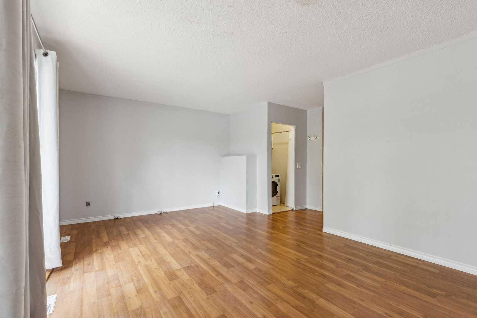 Calgary, AB T3K 1E6,8610 Berwick RD Northwest