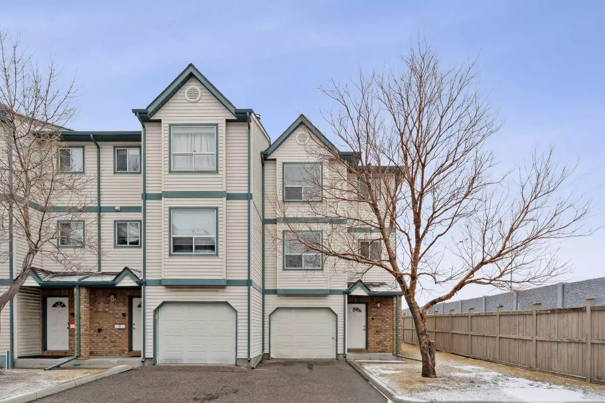 Calgary, AB T2W 6H7,126 Anderson GRV Southwest