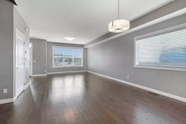 Calgary, AB T3N 1B4,240 Savanna RD NE