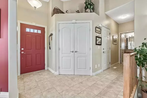 Okotoks, AB T1S2C4,40 Rowland LN