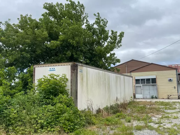 King, ON L3Y 4V9,19470 Dufferin ST #2