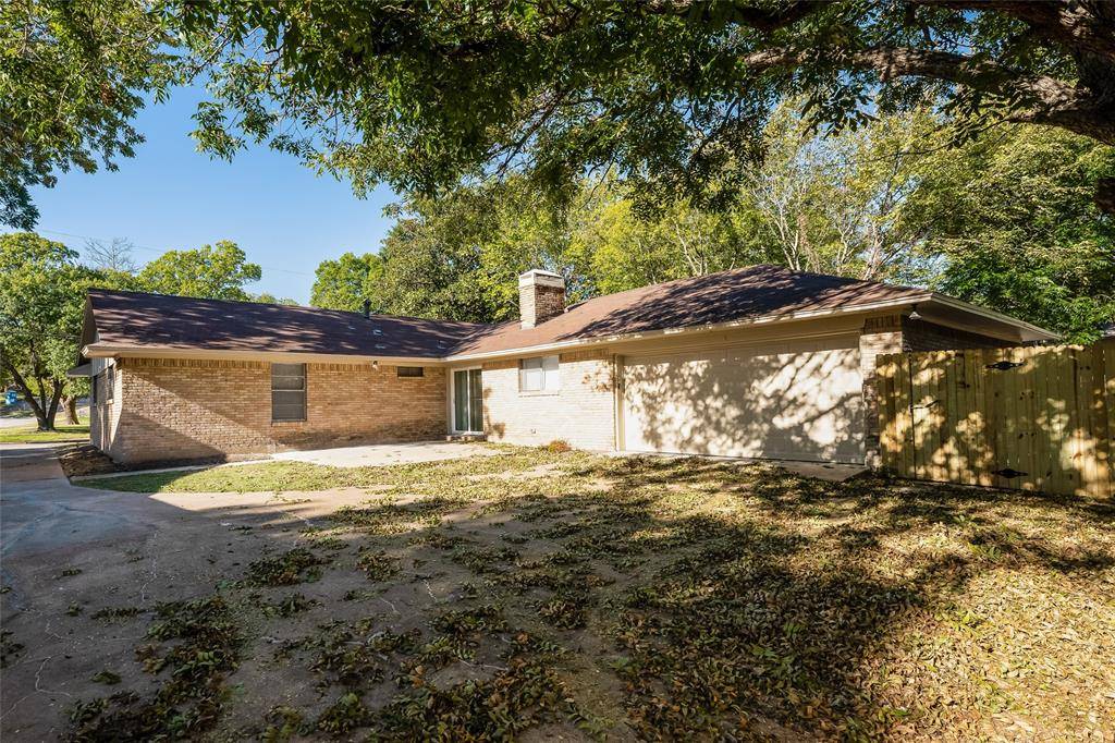 Desoto, TX 75115,217 Woodhaven Drive