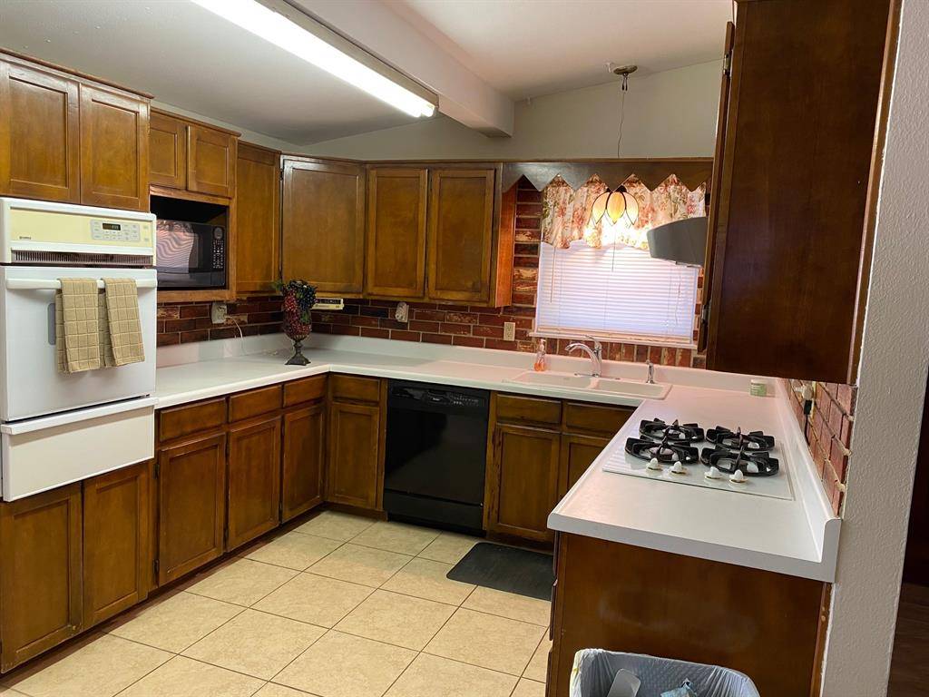 Irving, TX 75060,112 Jenny Kay Lane