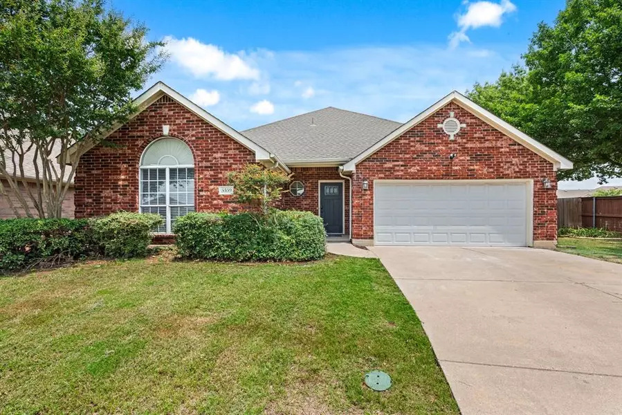 5559 Belstrum Place, Fort Worth, TX 76137
