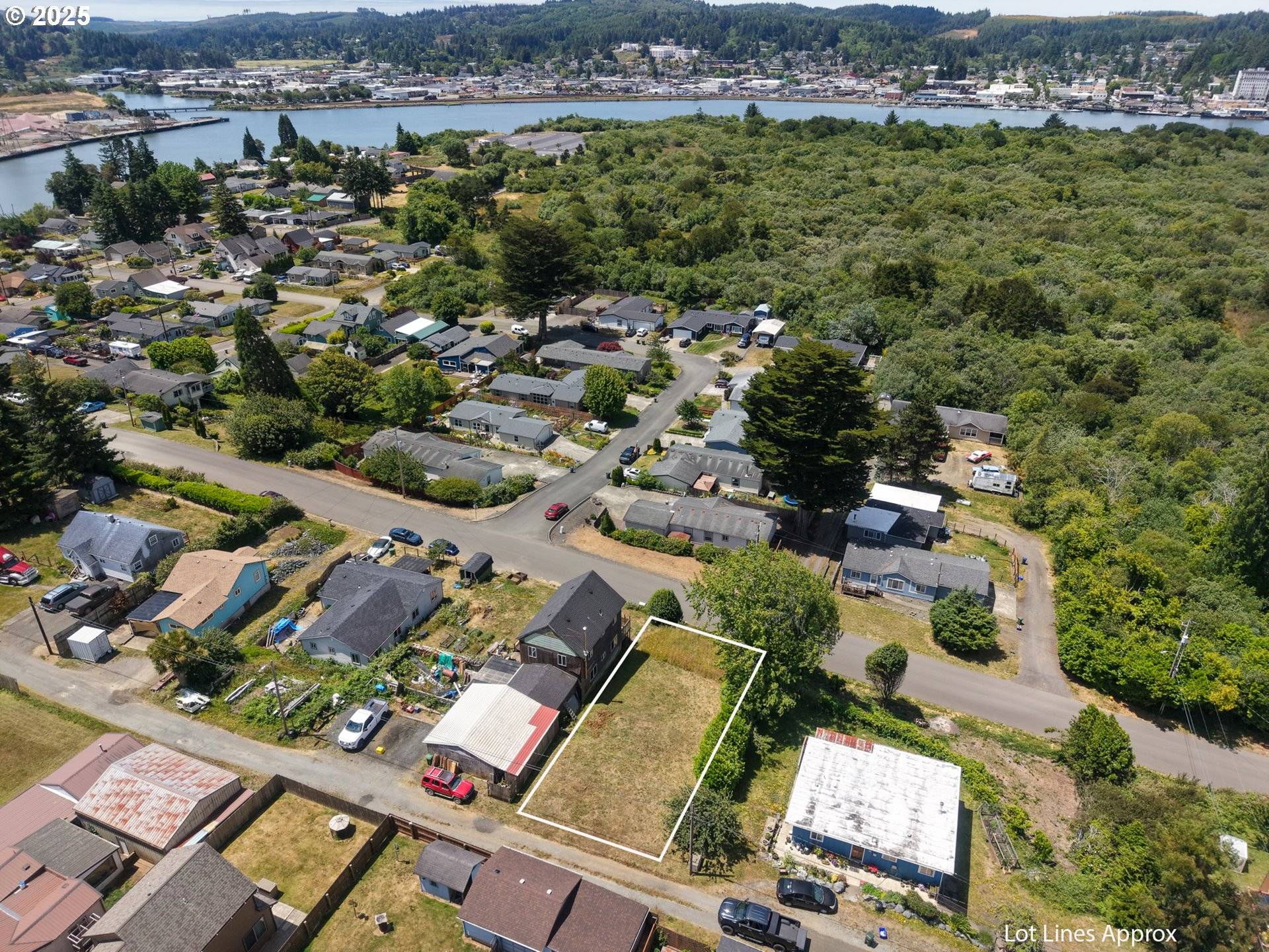Coos Bay, OR 97420,225 1ST CT