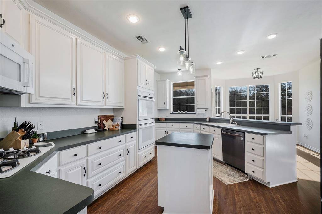 Collinsville, TX 76233,640 County Road 203
