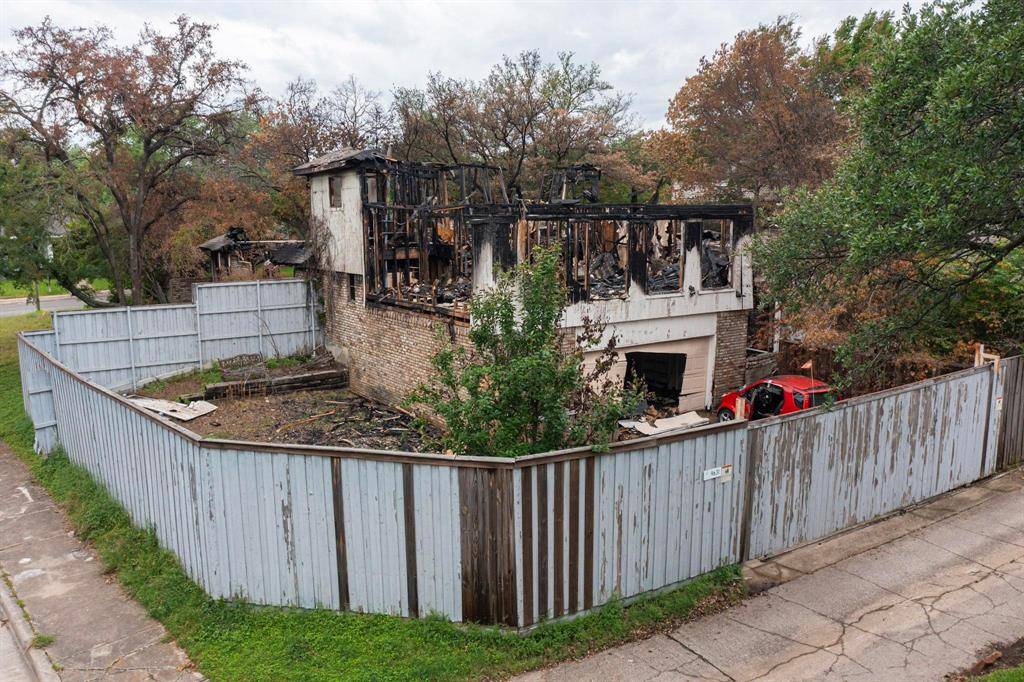 Dallas, TX 75243,9631 Robin Meadow Drive