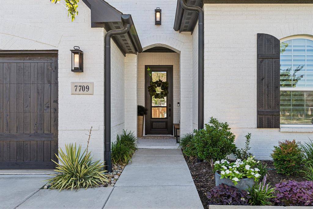 The Colony, TX 75056,7709 Waterside