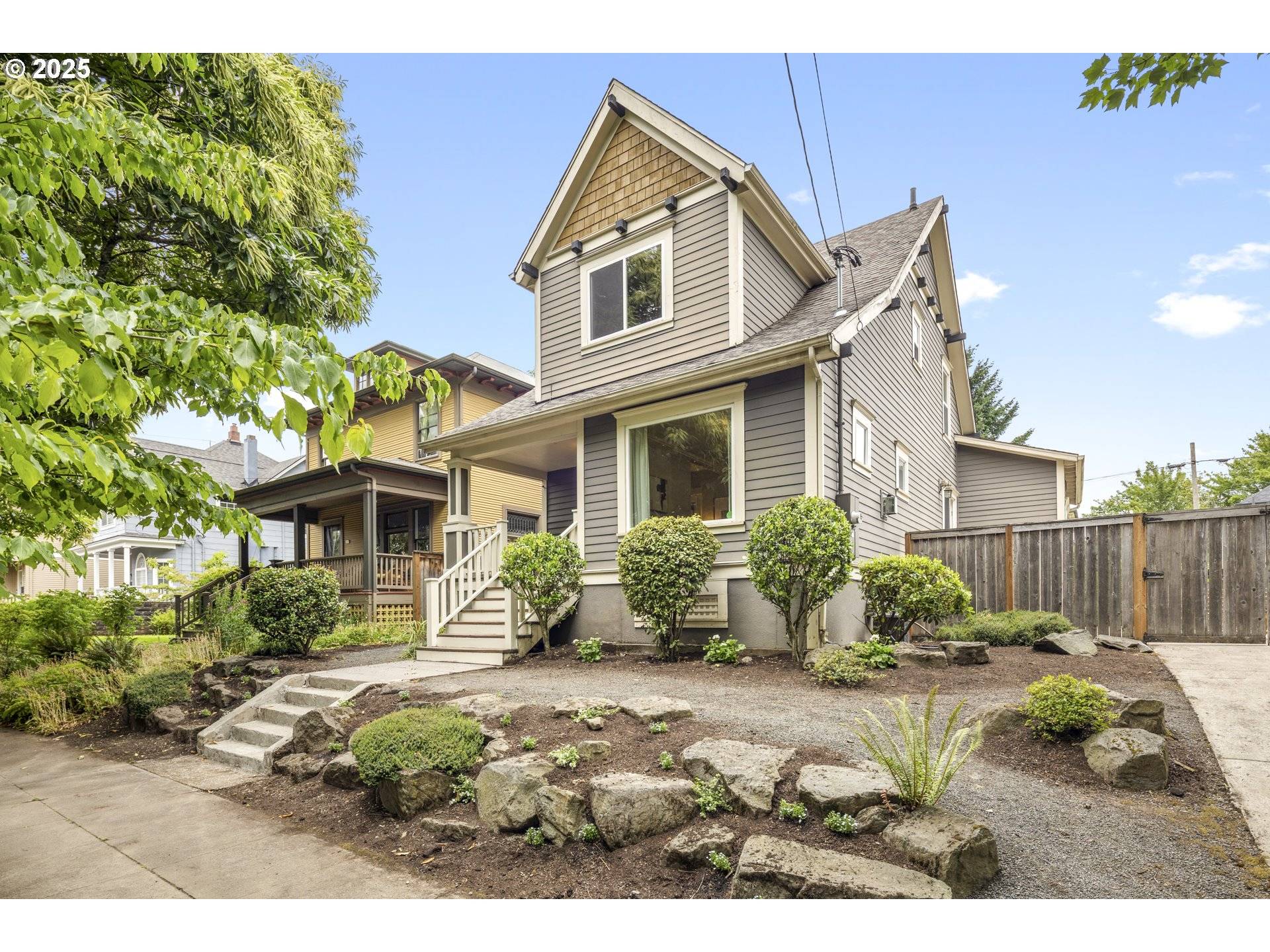 Portland, OR 97212,209 NE FARGO ST
