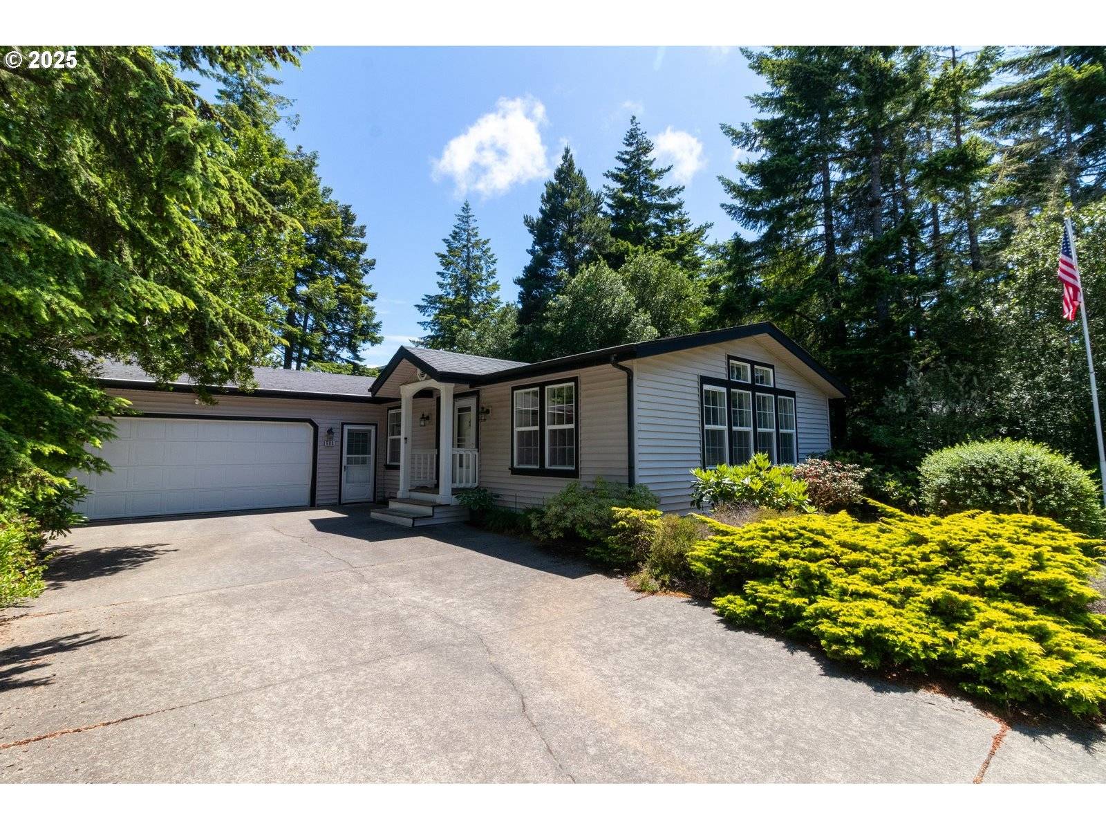 Florence, OR 97439,608 GLENBROOK CIR
