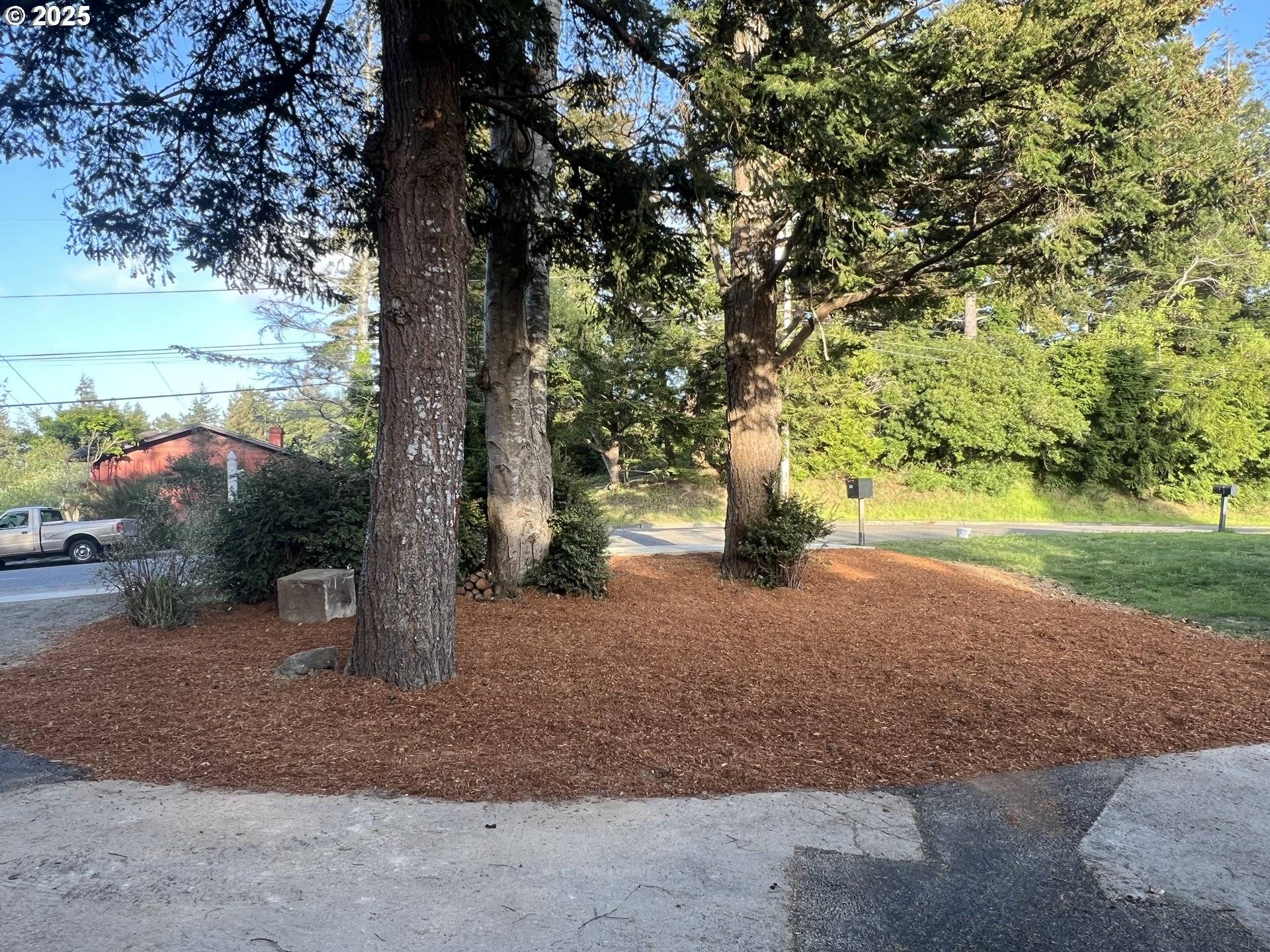 North Bend, OR 97459,2328 OAK ST