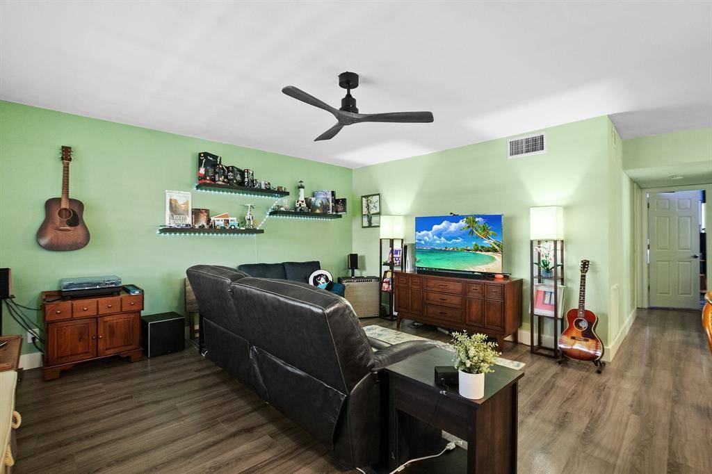 Lighthouse Point, FL 33064,[StreetName,UnitNumber,StreetNumber,StreetDirPrefix]