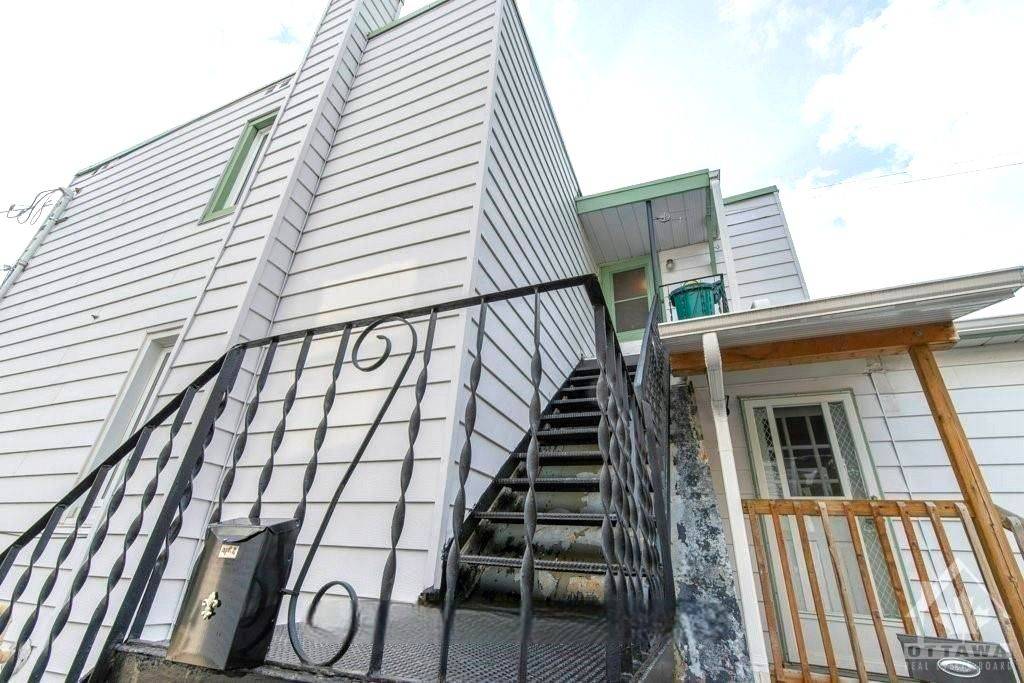 Vanier And Kingsview Park, ON K1L 6G9,333 Levis AVE