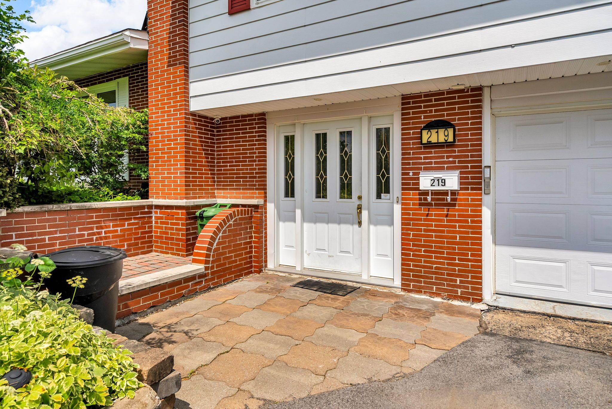 Cornwall, ON K6J 2H9,219 Pescod AVE